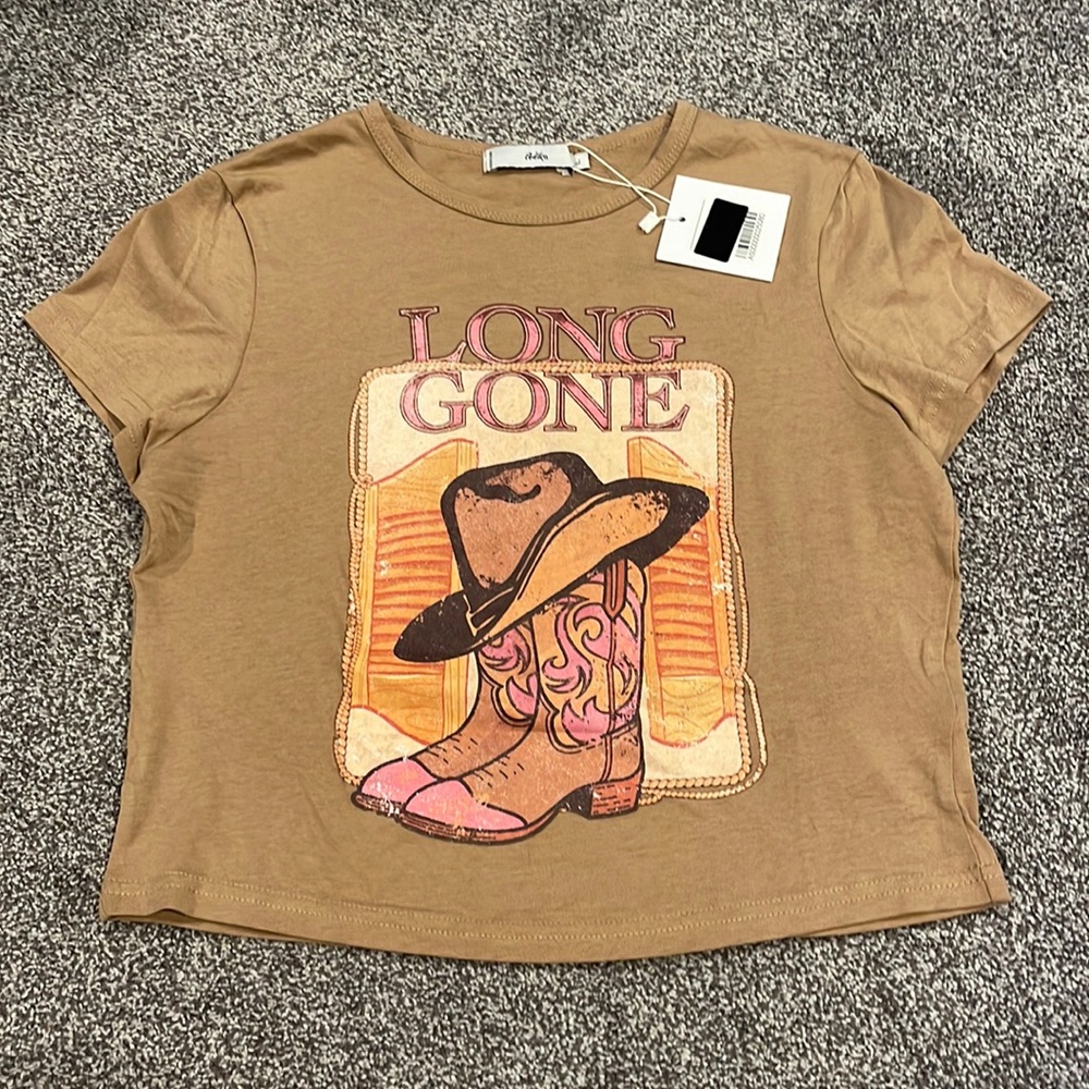 brown short sleeve shirt